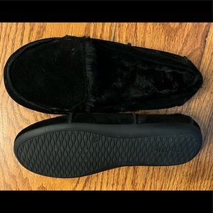 NWOT Vionic Slippers, Black